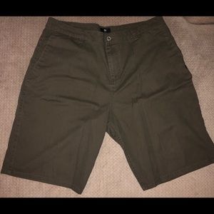 Men’s DC cargo shorts like new 36 XL